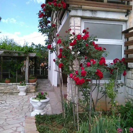 Apartman Studio Legovic Apartment