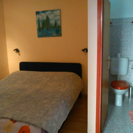 Apartman Studio Legovic Apartment *
